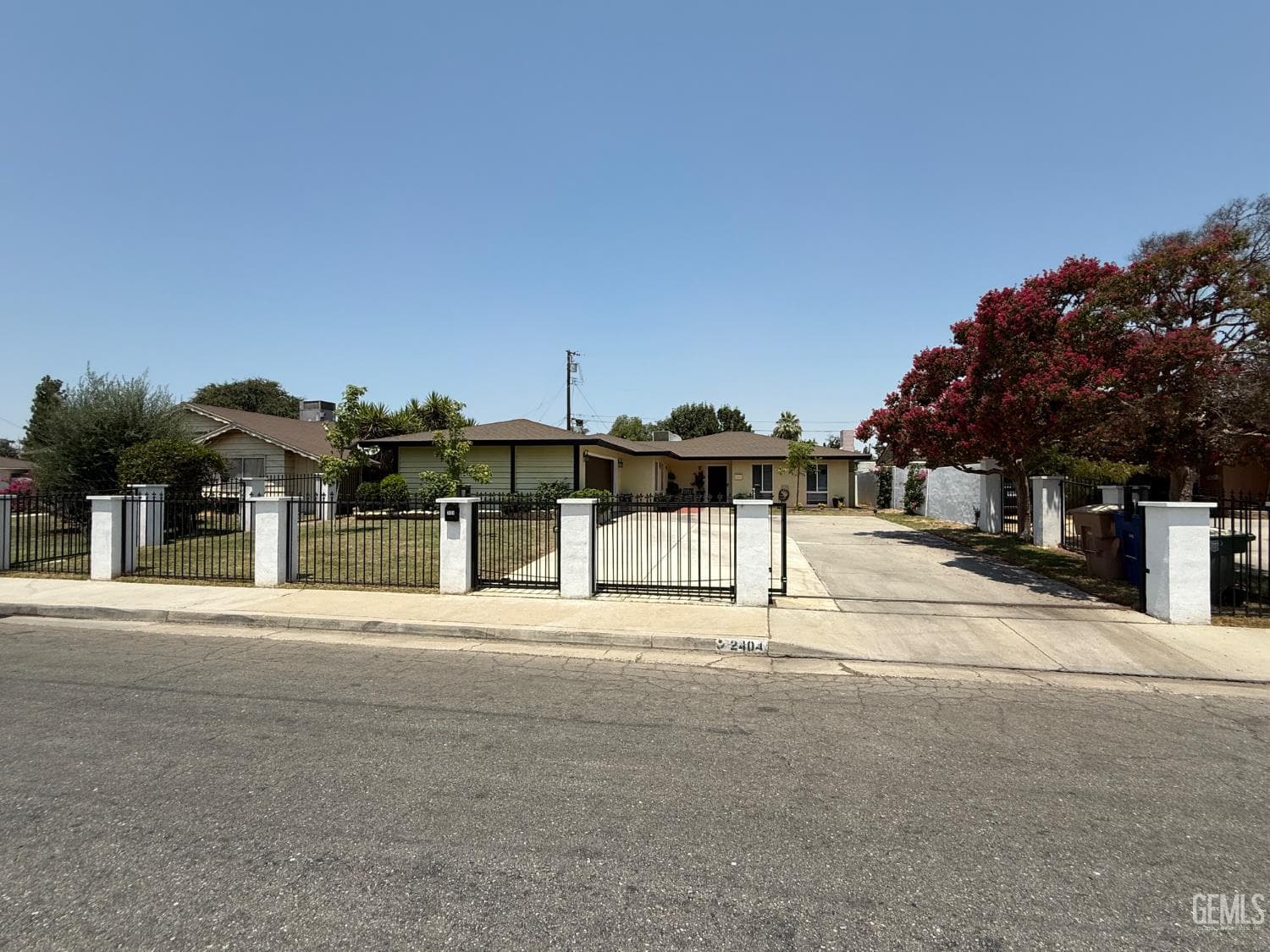 2404 Belvedere Ave