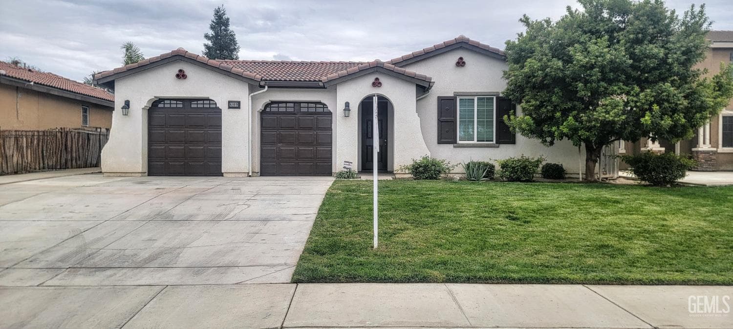 6009 Moonstone Peak Drive