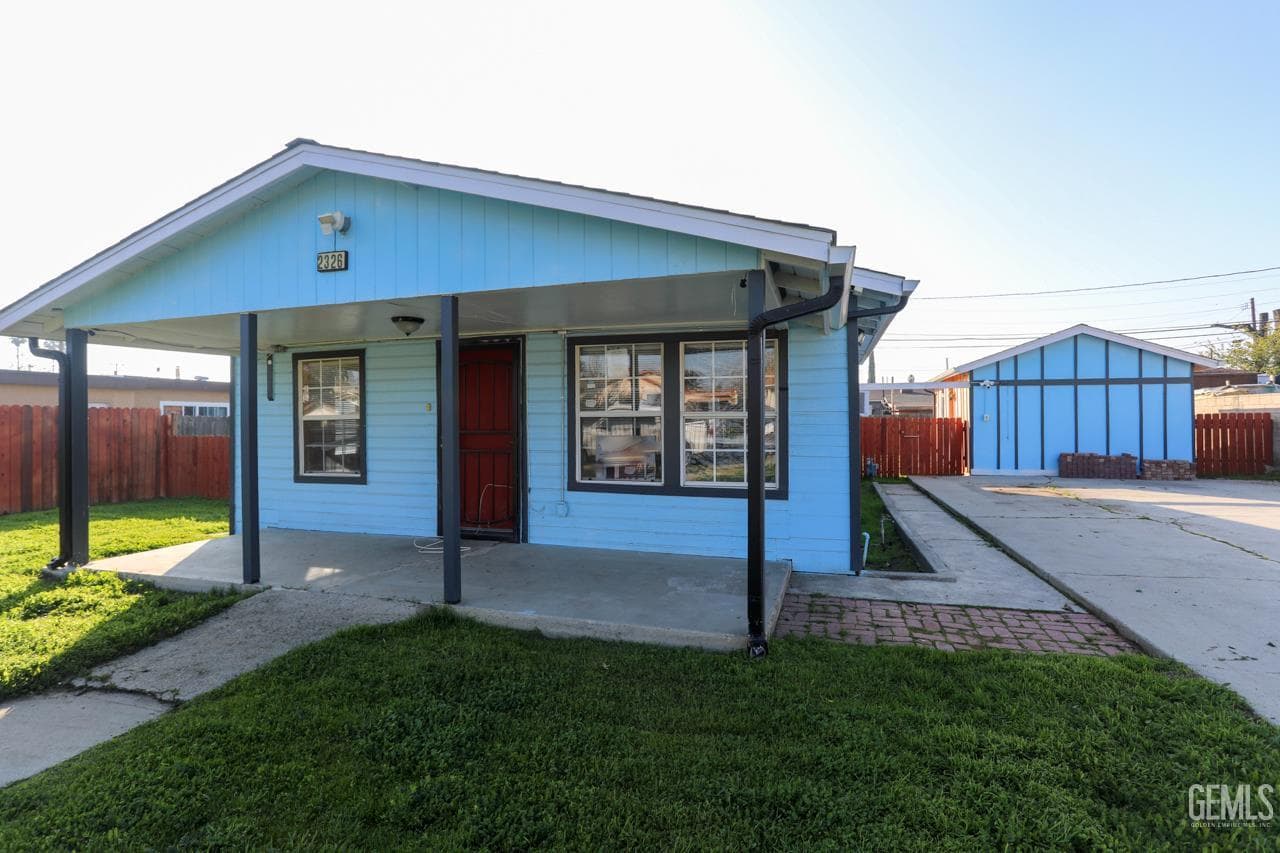 2326 Nelson Street — photo 2