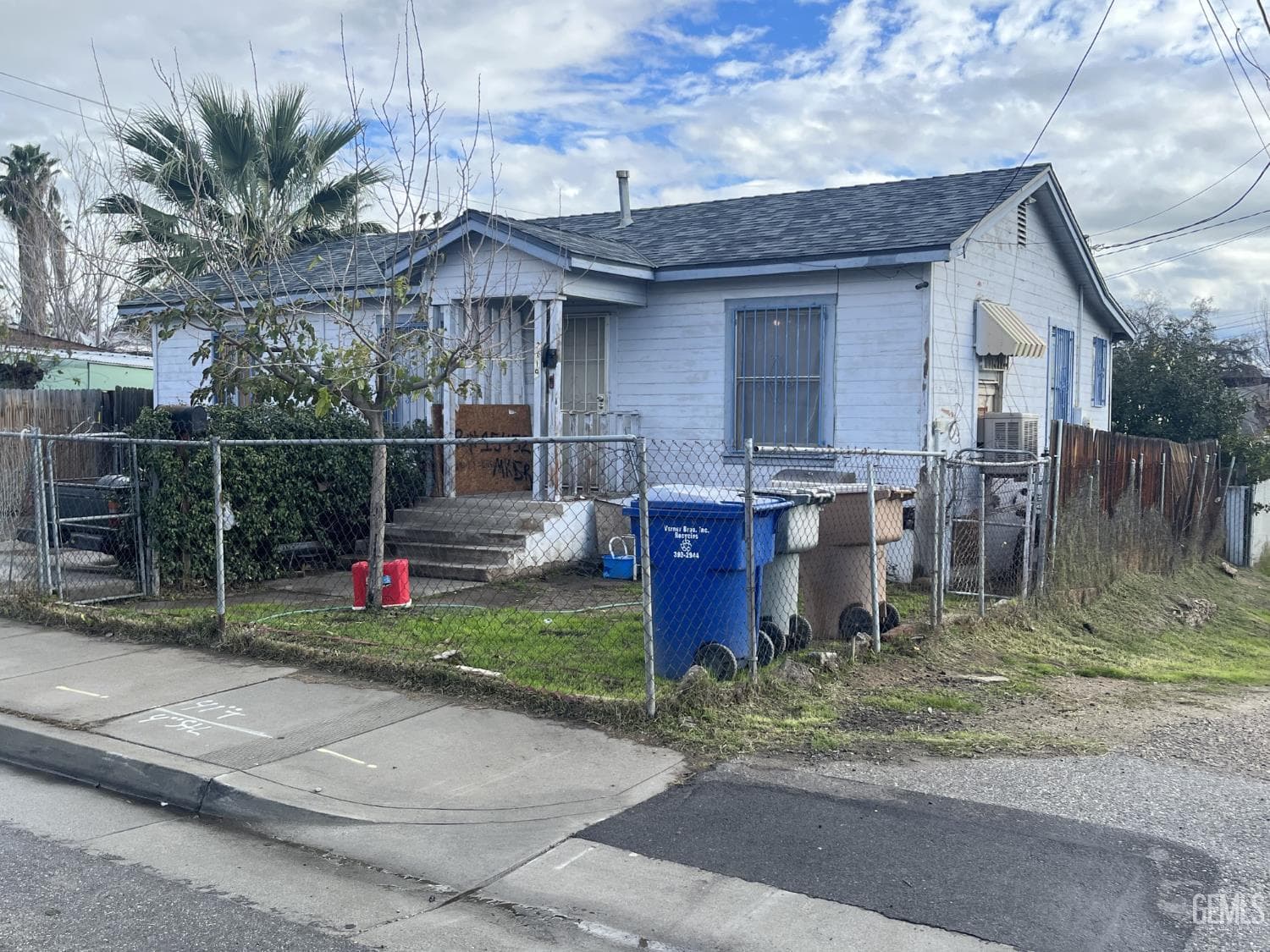 2119 Robinson Street