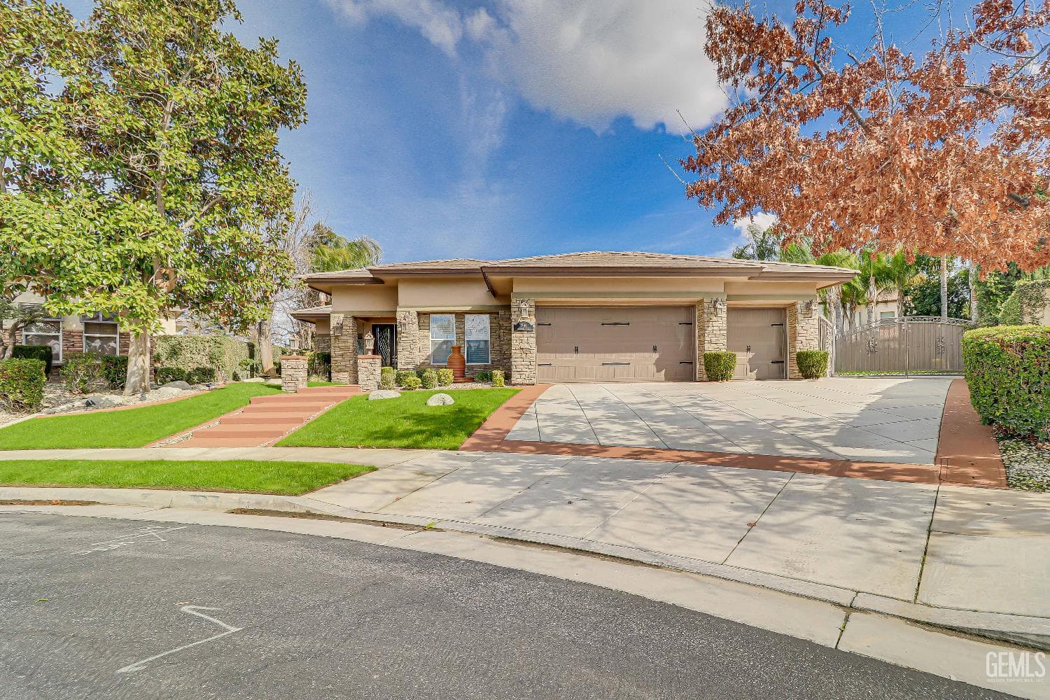 1704 Briercliff Court — photo 2