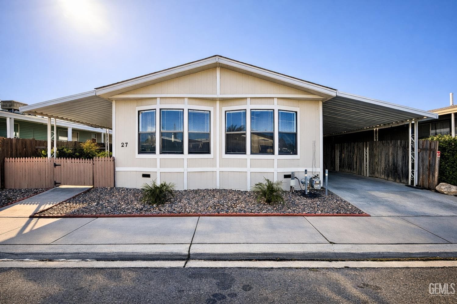 1301 Taft Highway