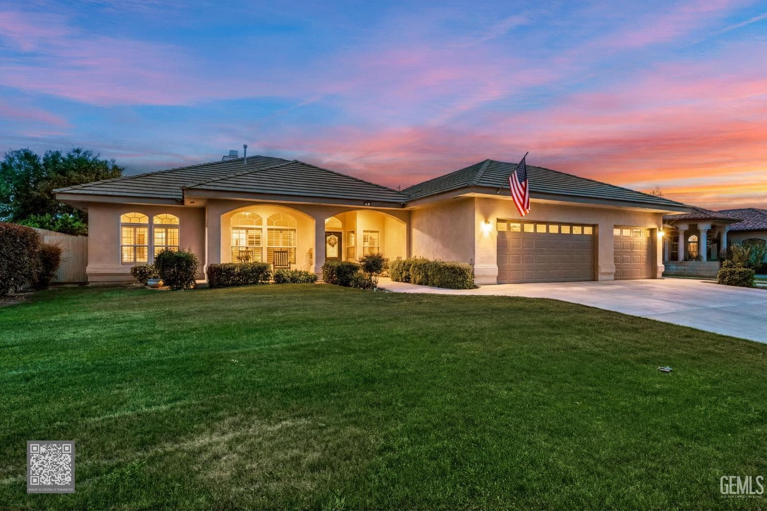 4401 Palisades Circle