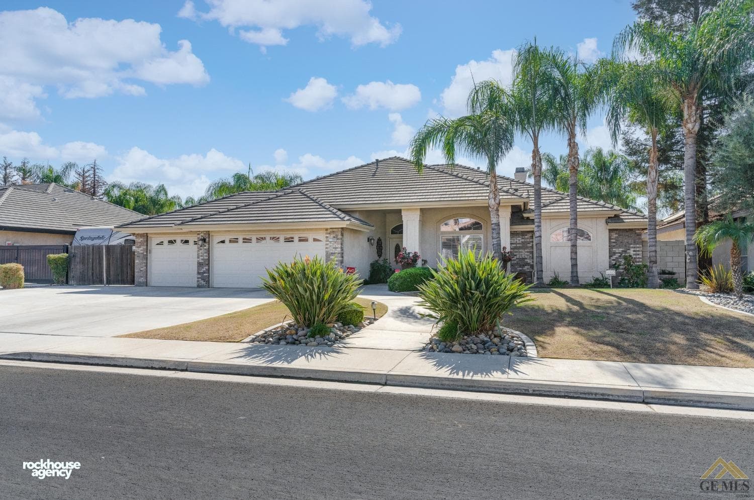 11809 Irwindale Avenue — photo 2