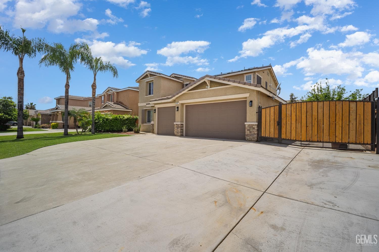 6107 Shasta Daisy Way — photo 4