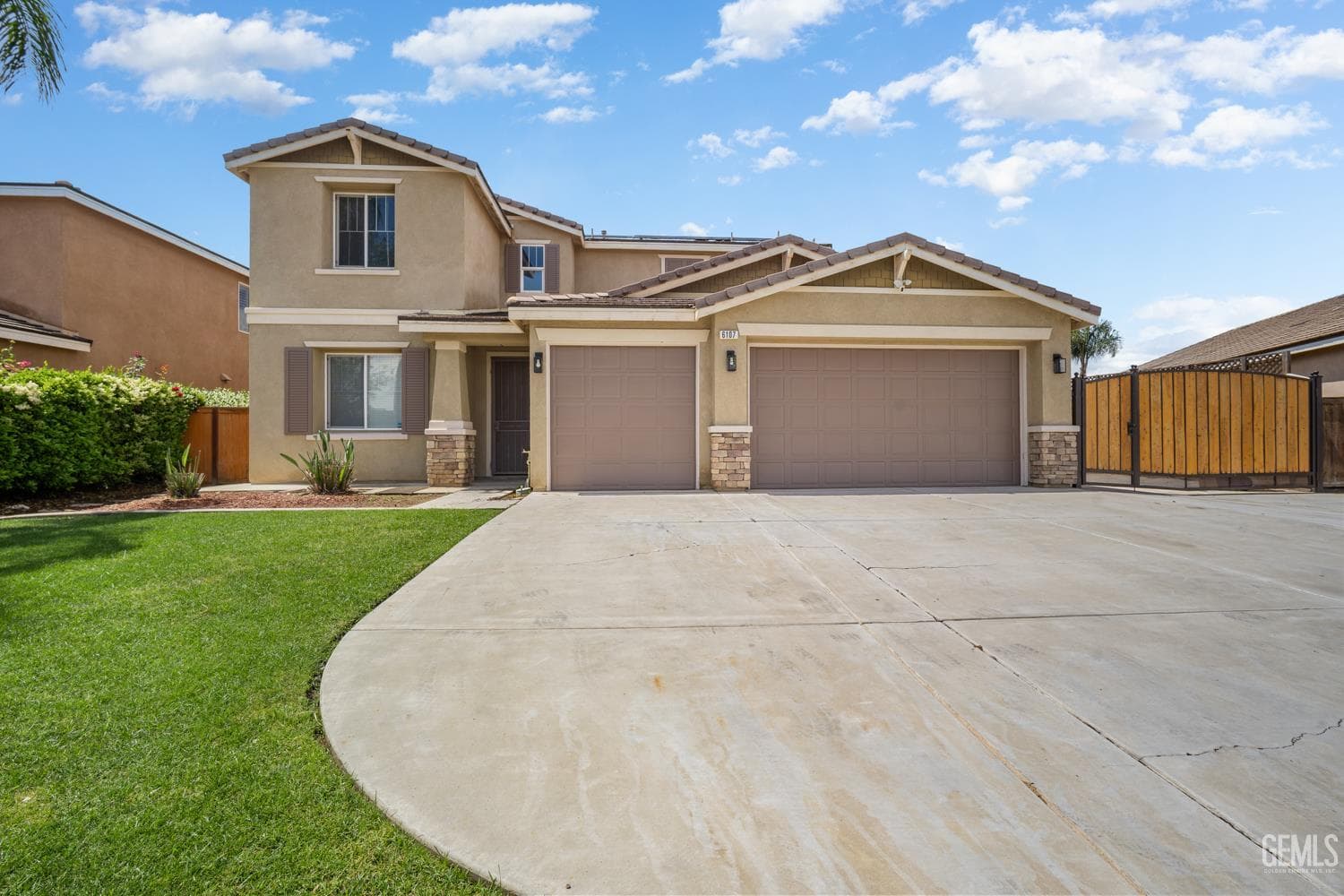 6107 Shasta Daisy Way — photo 3