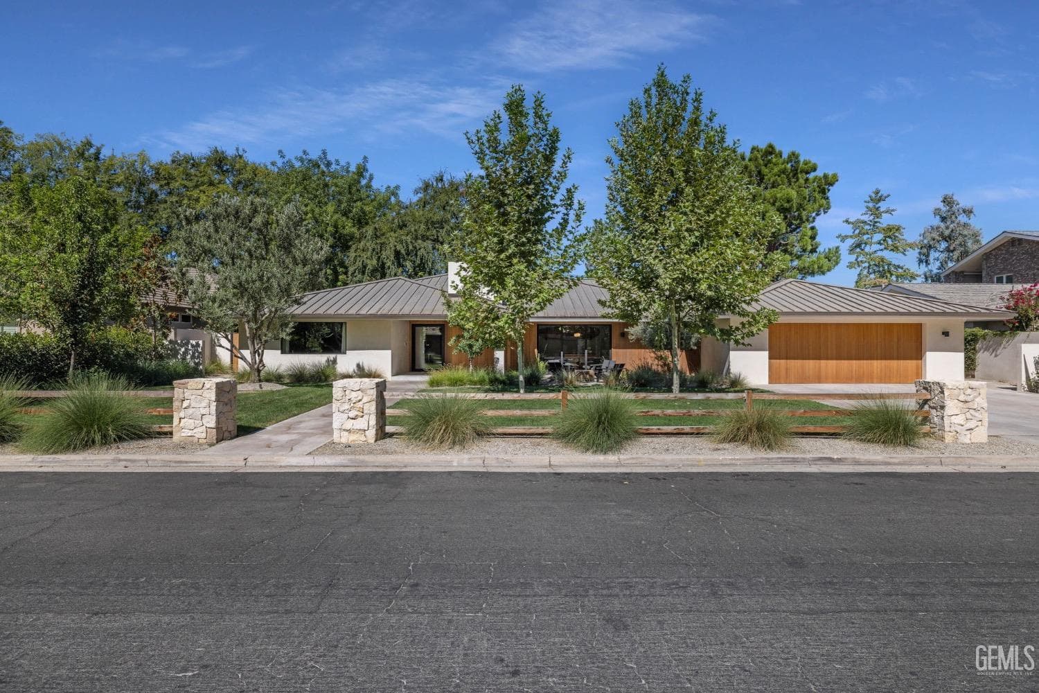 1217 Tam O Shanter Drive — photo 4