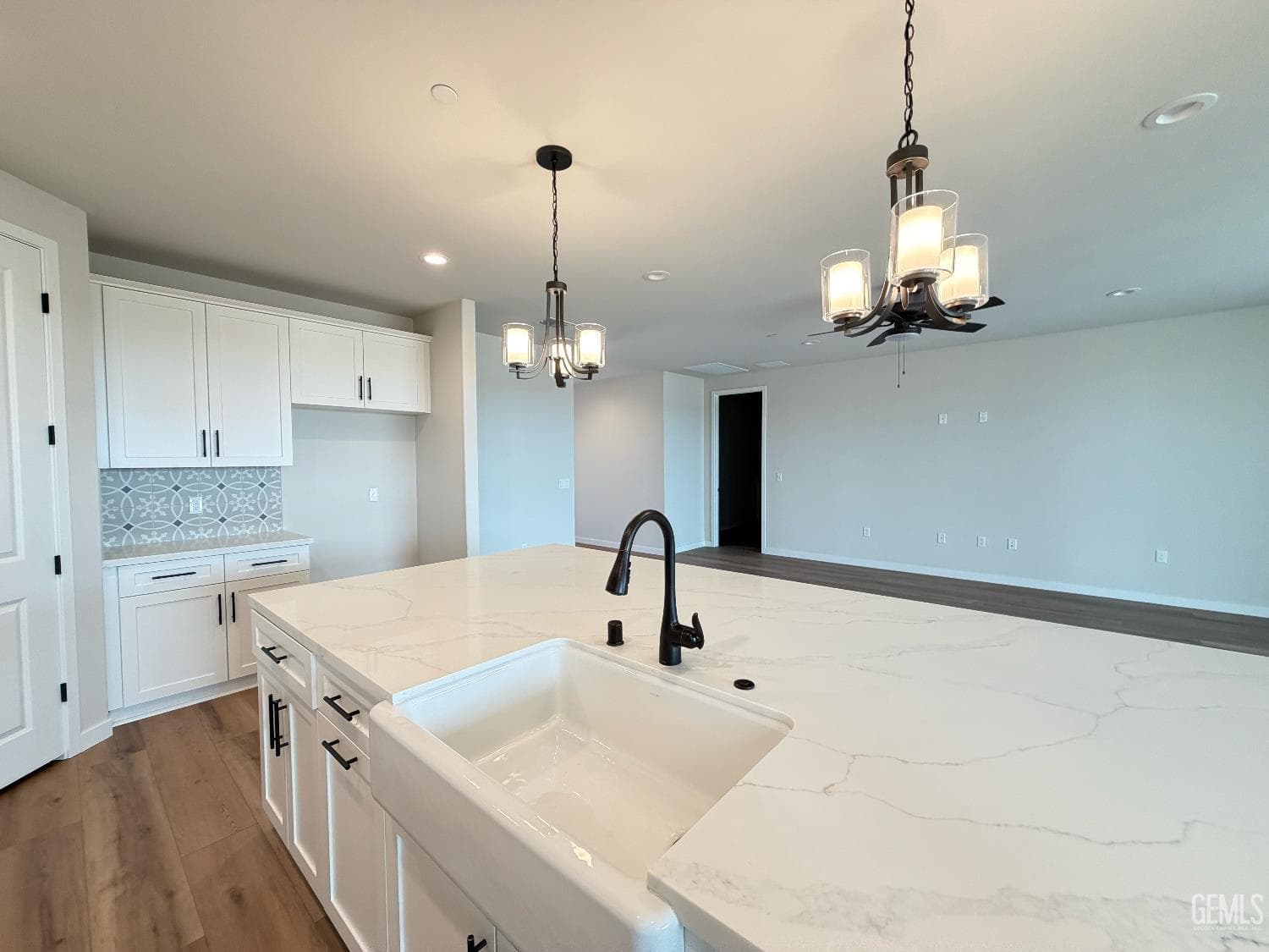 11035 Alcazar Avenue — photo 3