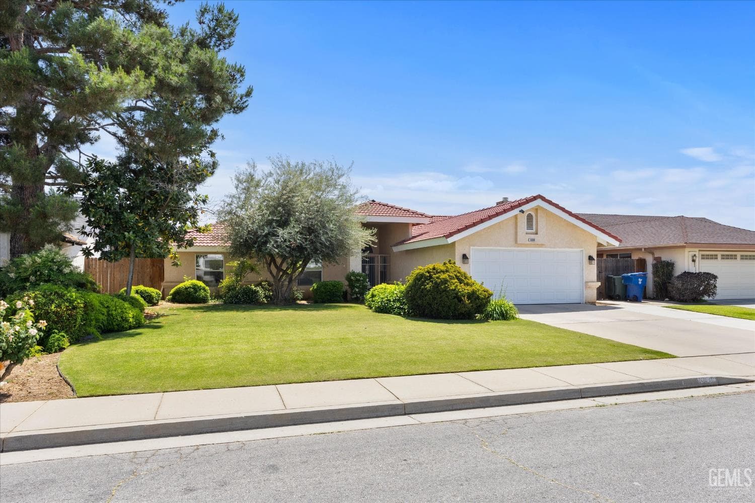 10009 Vanessa Avenue — photo 2