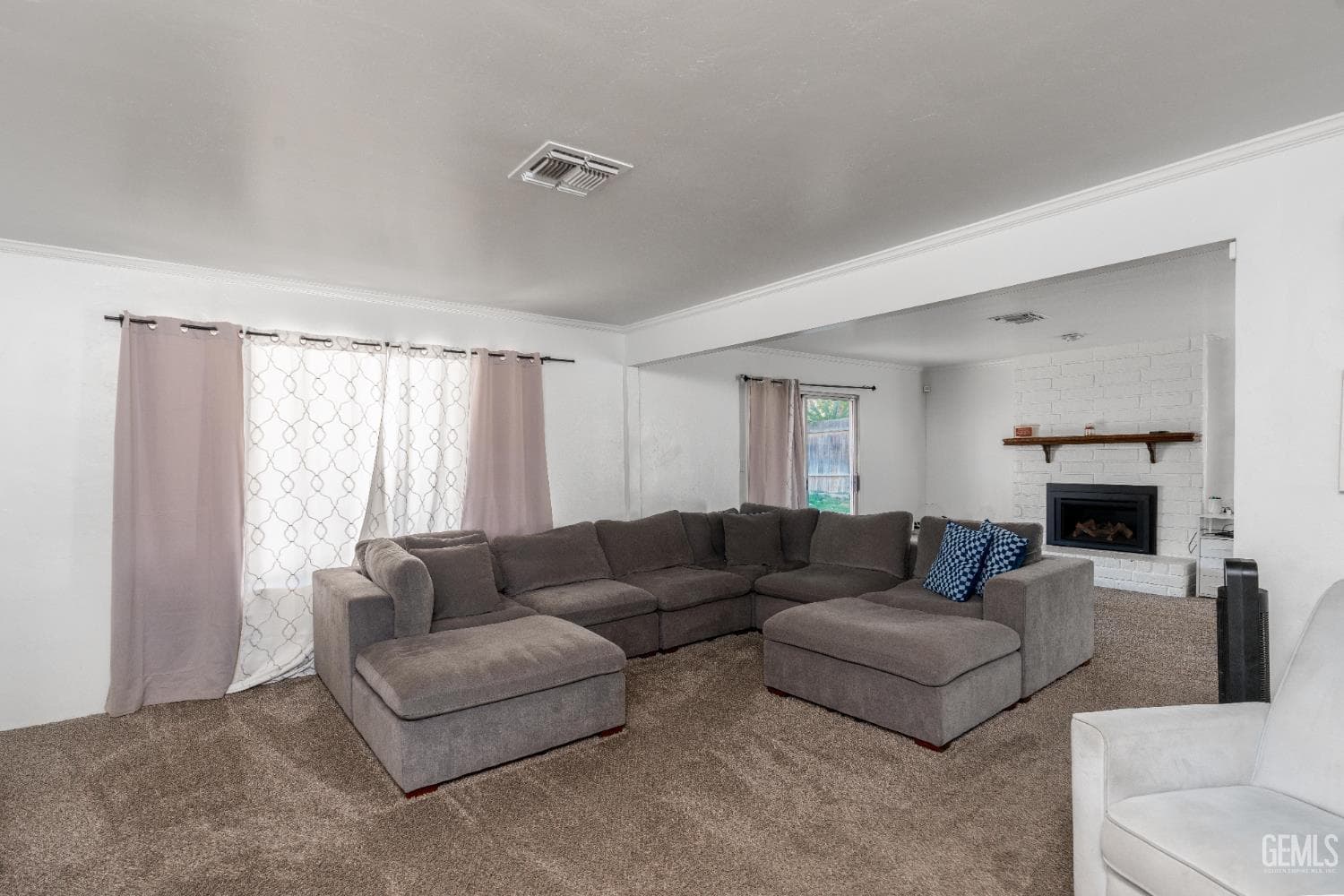 2804 Hempstead Lane — photo 3