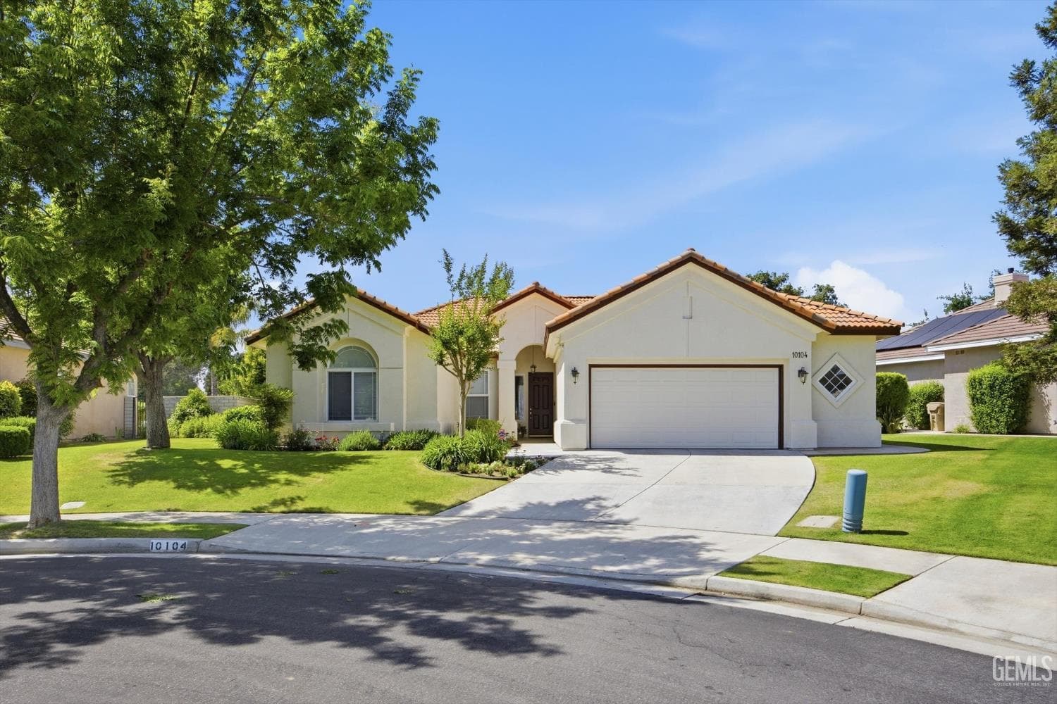 10104 Dutch Iris Drive — photo 3