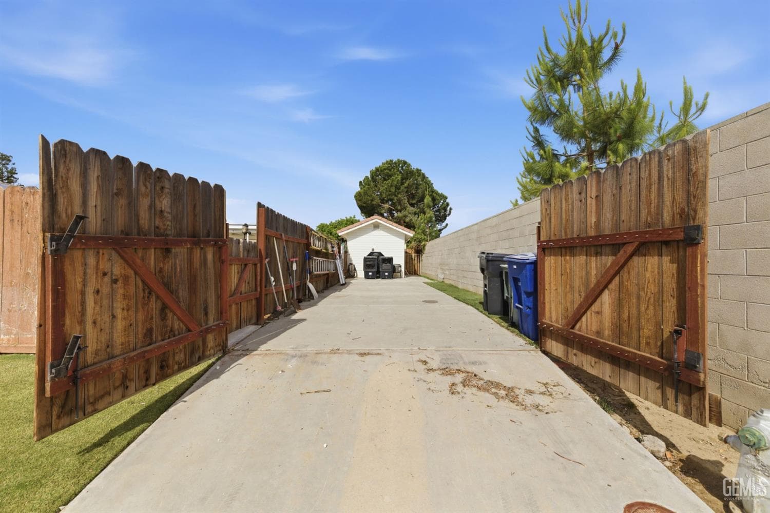 11102 Candlelight Court — photo 3