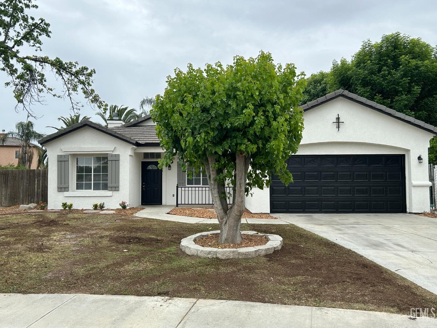 6104 Twin Oaks Drive