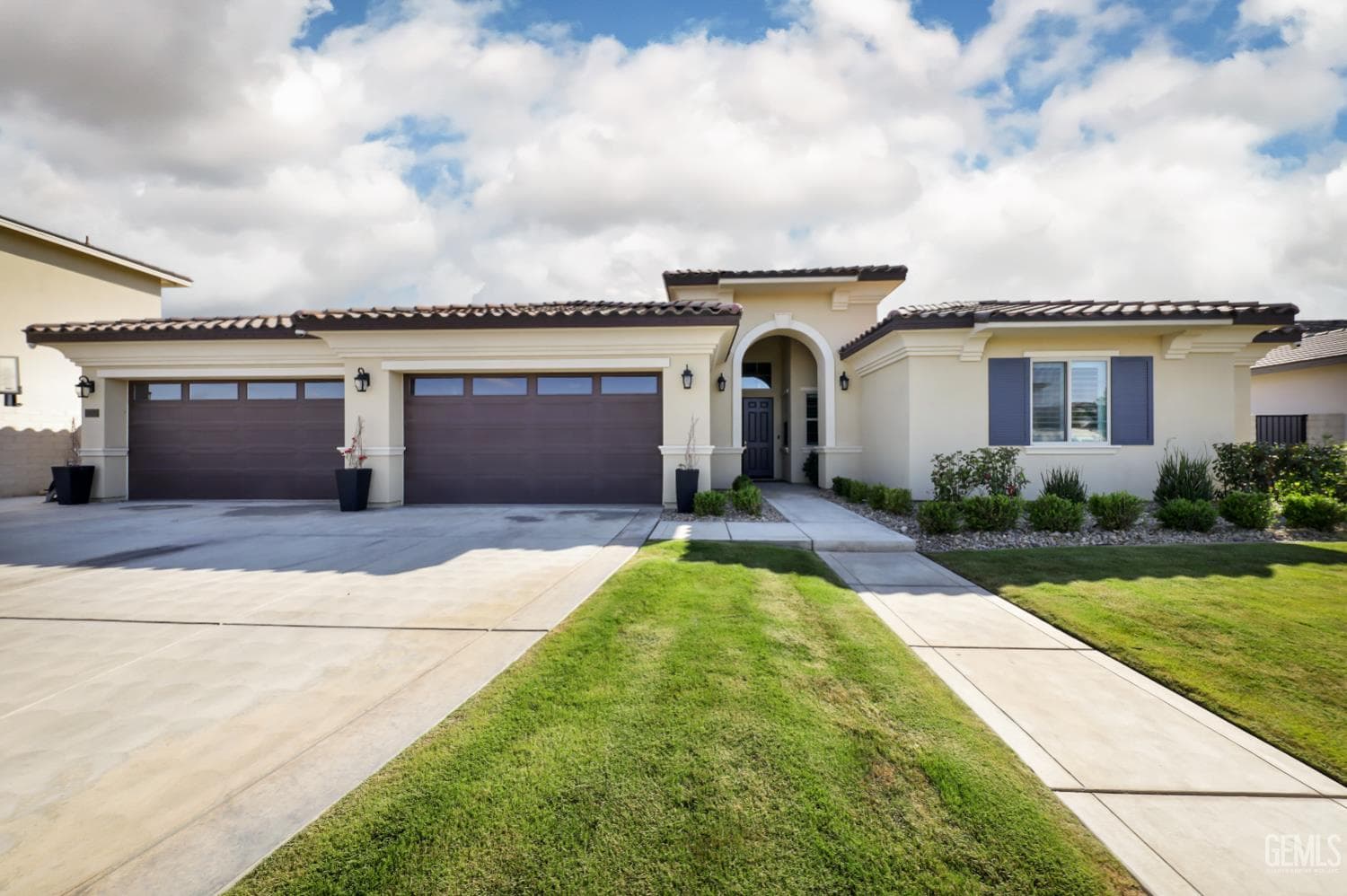 12531 Fairlawn Dr — photo 2
