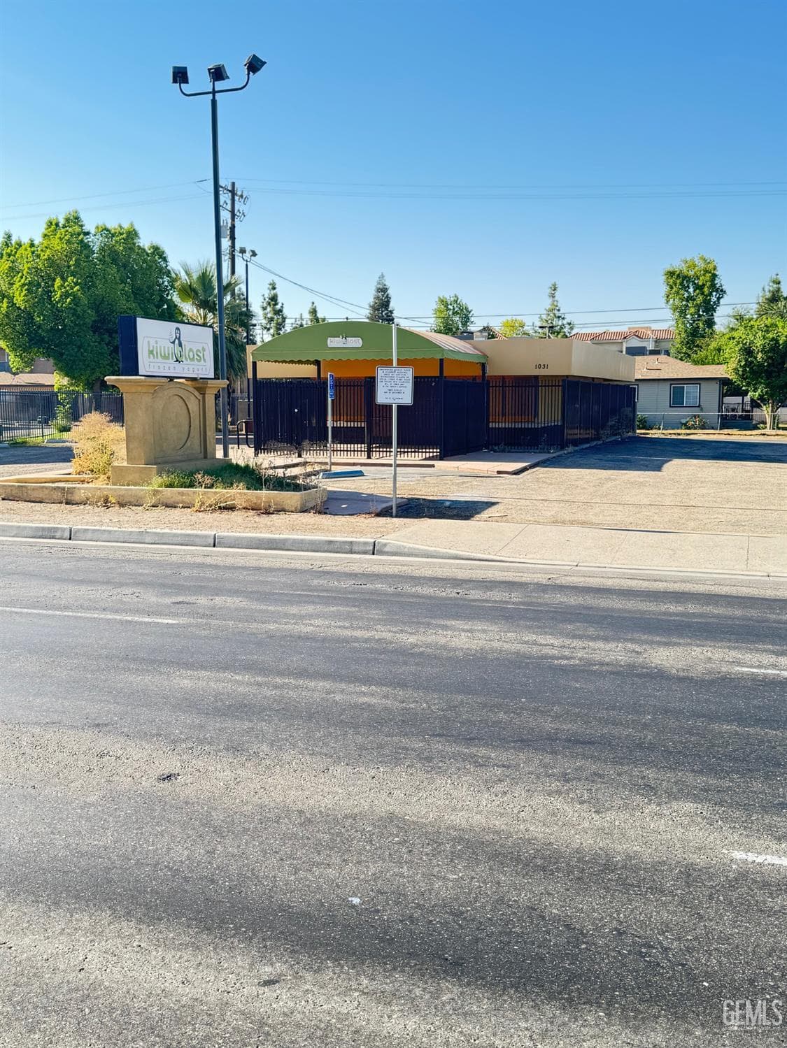 1031 California Avenue — photo 4
