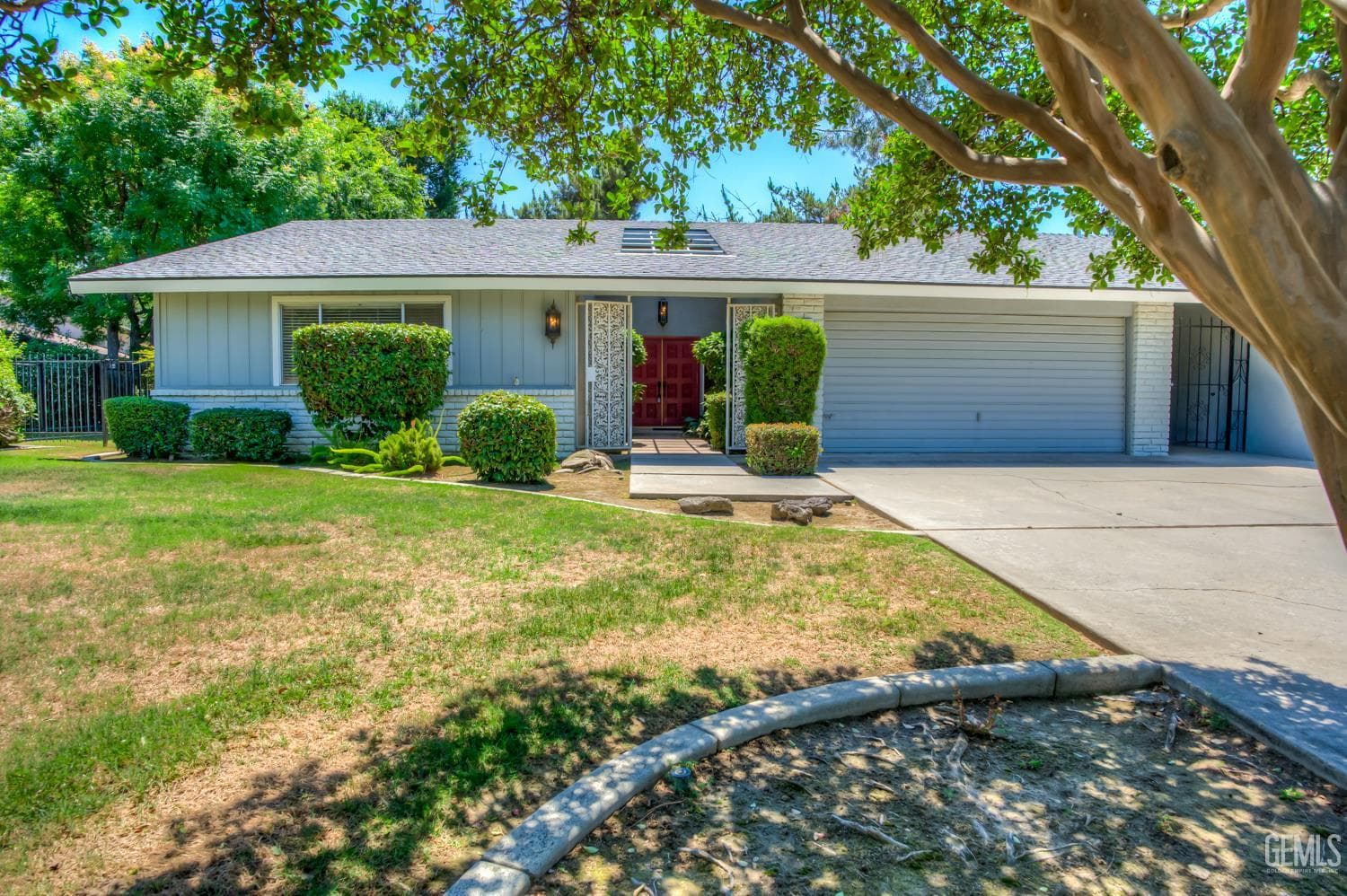 5501 Cypress Point Drive — photo 2